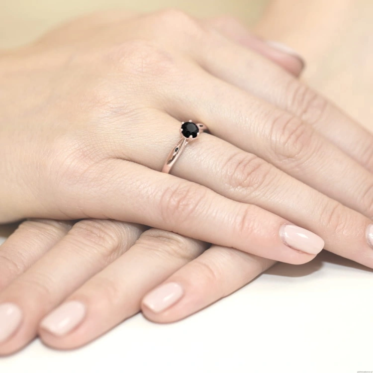 Pierścionek W074 Czarny Diament 0,50ct różowe złoto