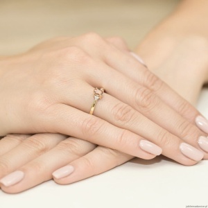 Pierścionek W301 Morganit 0,40ct żółte złoto