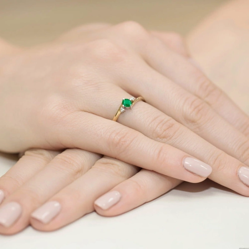 Pierścionek W346B Szmaragd 0,30ct żółte złoto