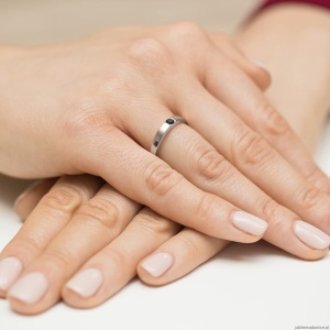 Pierścionek W432 Czarny Diament 0,12ct białe złoto