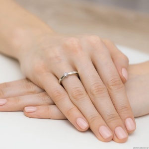 Pierścionek W450 Diament 0,08ct białe złoto