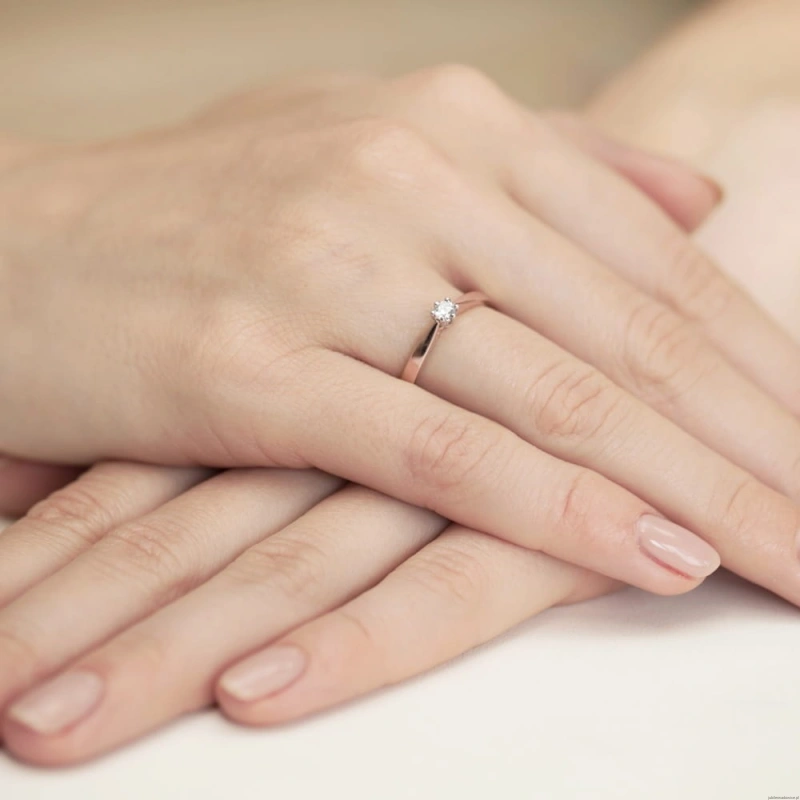 Pierścionek W229 Diament 0,08ct różowe złoto