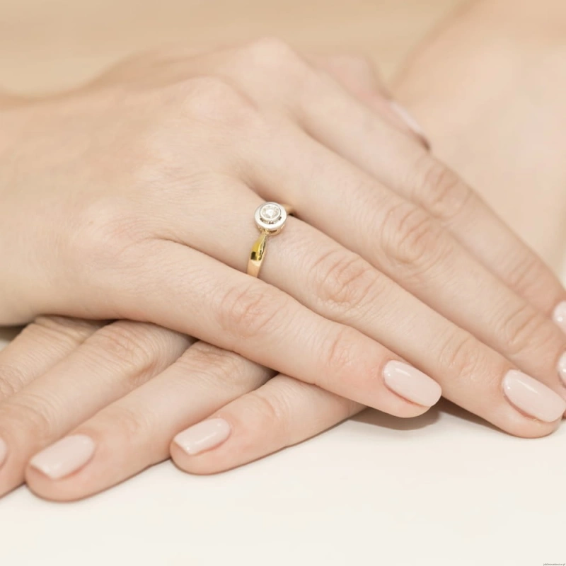 Pierścionek W294 Diament 0,30ct żółte złoto