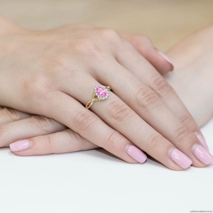 Pierścionek W182 Różowy Szafir 0,45ct żółte złoto