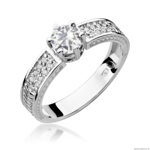 Pierścionek W075 Biały Szafir 0,60ct białe złoto