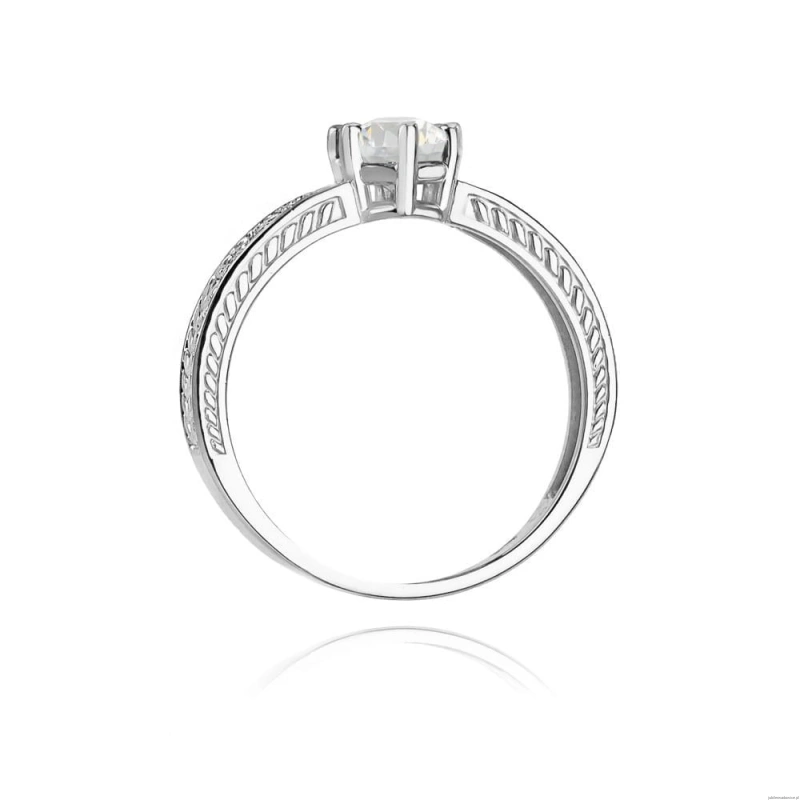 Pierścionek W075 Biały Szafir 0,60ct białe złoto
