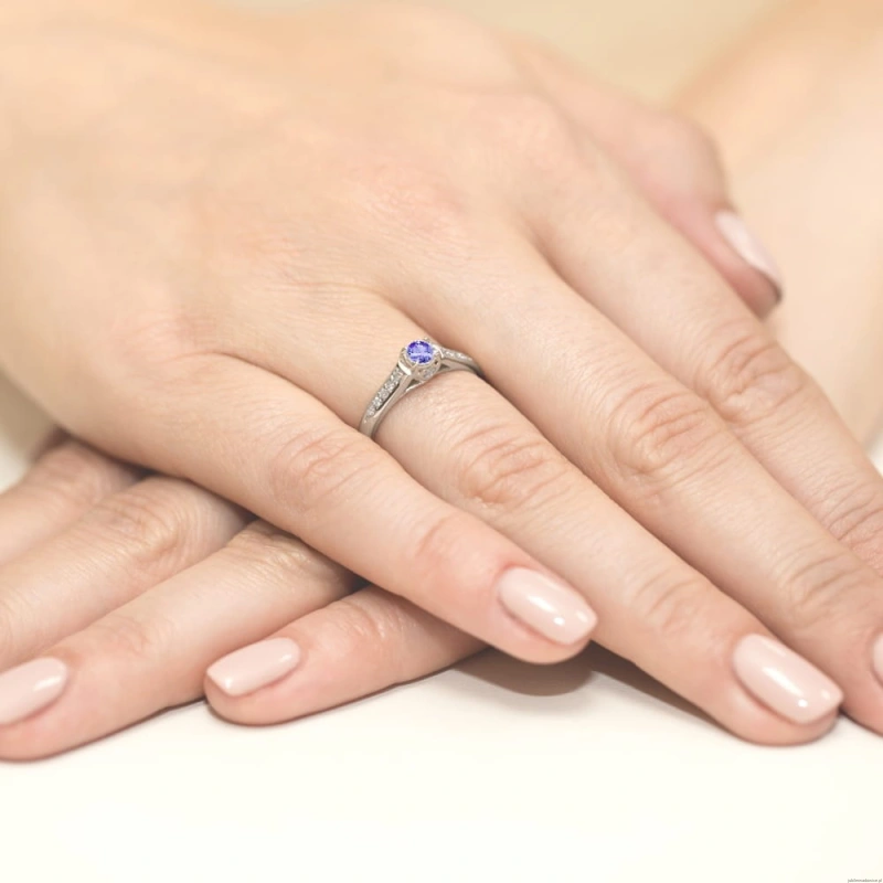 Pierścionek W016 Tanzanit 0,35ct białe złoto
