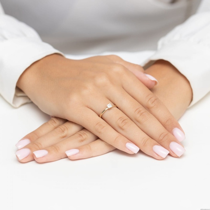Pierścionek W0587 Diament 0,30ct żółte złoto
