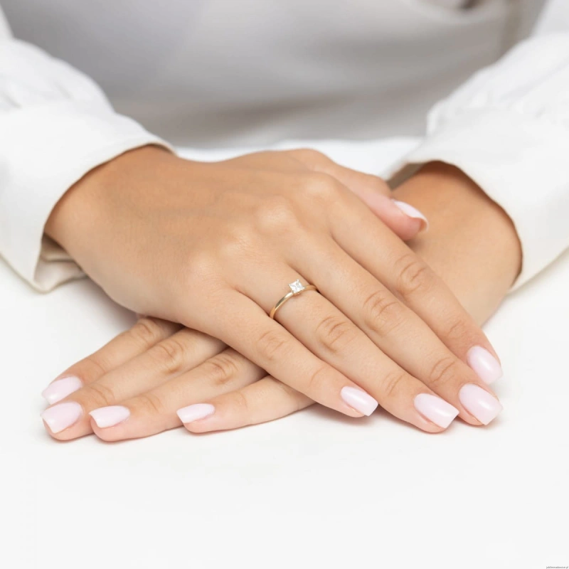 Pierścionek W0587 Diament 0,30ct żółte złoto