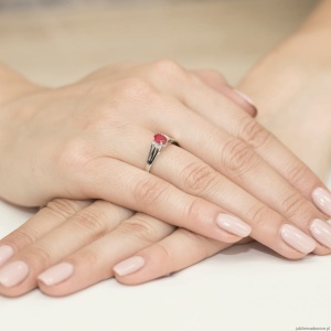 Pierścionek W005 Granat 0,50ct białe złoto