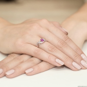 Pierścionek W028 Różowy Szafir 0,45ct różowe złoto