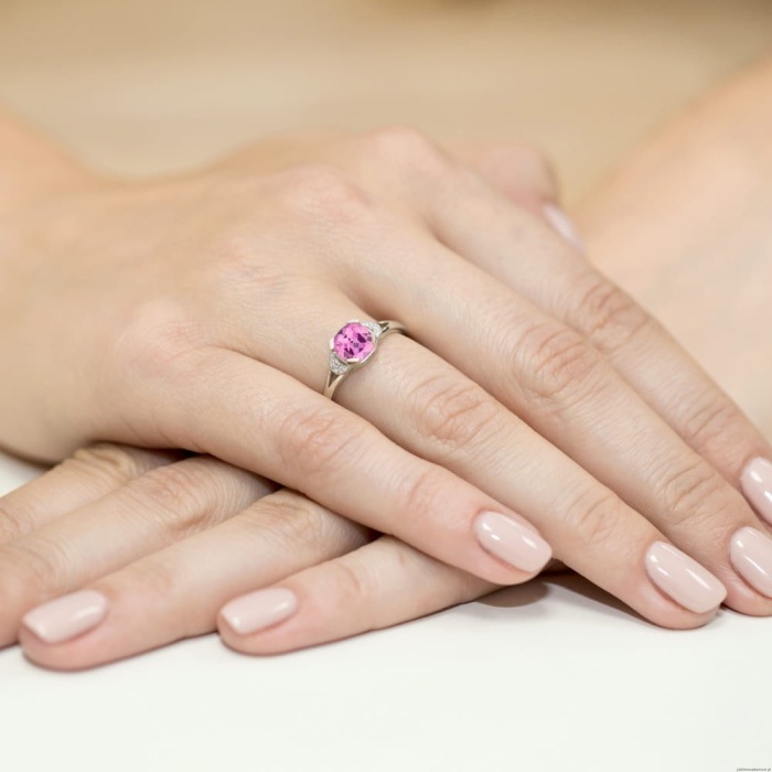 Pierścionek W040 Różowy Topaz 1,10ct białe złoto