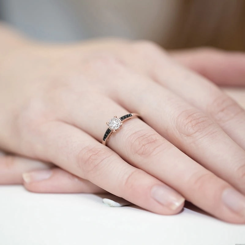 Pierścionek W055 Diament 0,08ct różowe złoto
