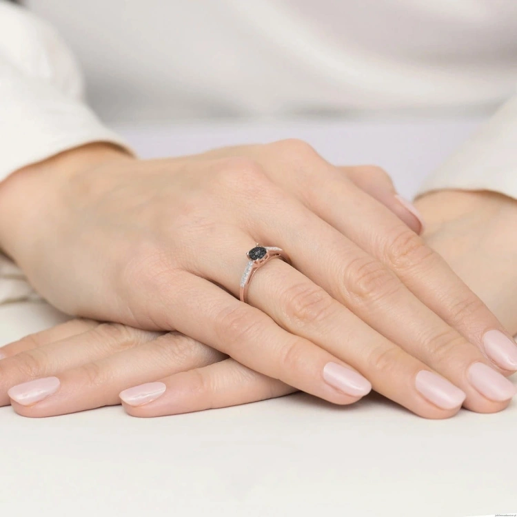 Pierścionek W055 Czarny Diament 0,08ct różowe złoto