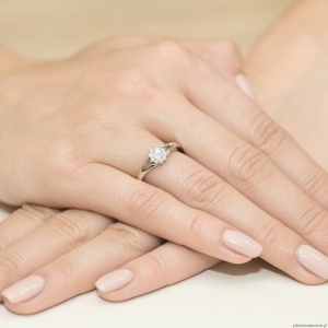Pierścionek W185 Diament 0,10ct białe złoto