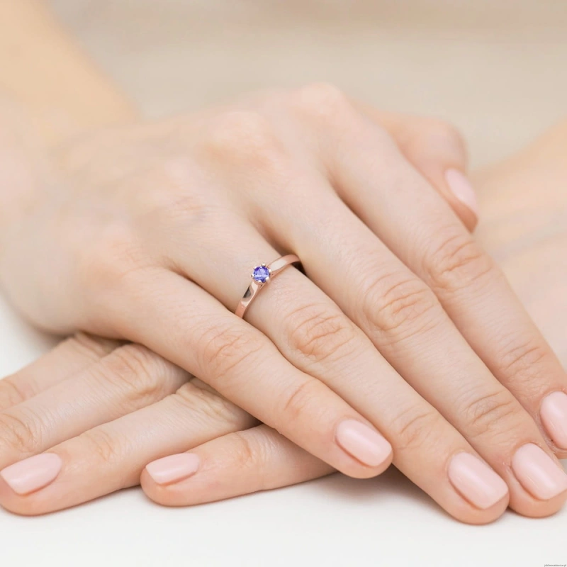 Pierścionek W222 Tanzanit 0,15ct różowe złoto