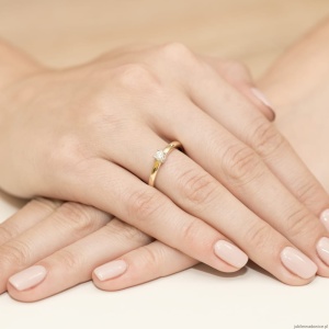 Pierścionek W292 Diament 0,15ct żółte złoto