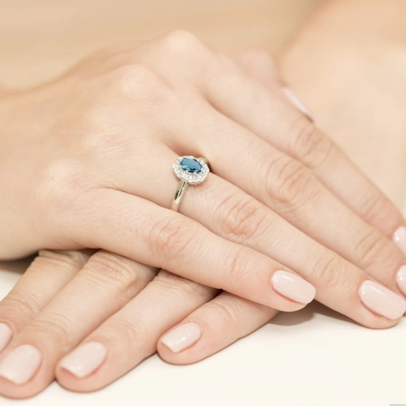 Pierścionek W304 Topaz London Blue 0,50ct białe złoto