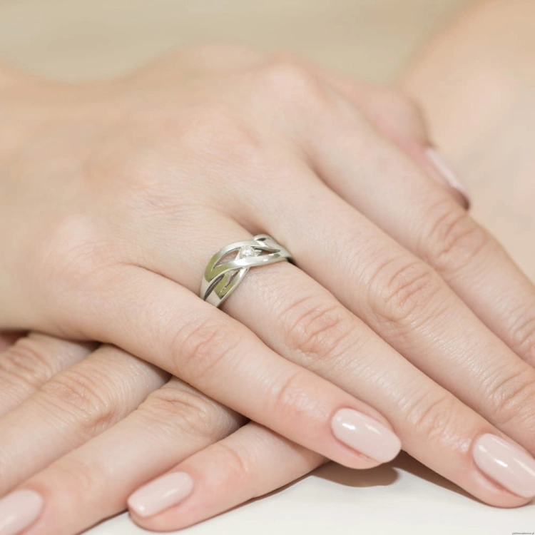 Pierścionek W156 Diament 0,04ct białe złoto