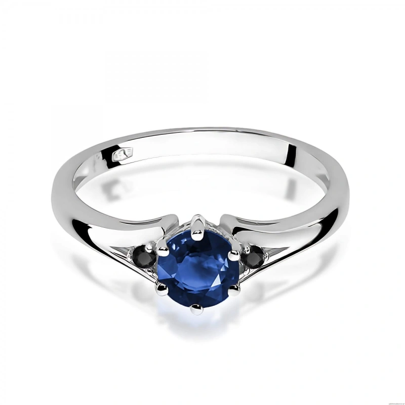 Pierścionek W0076 Szafir 0,50ct białe złoto z czarnymi diamentami