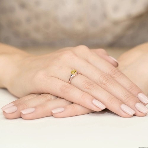 Pierścionek W0076 Cytryn 0,50ct różowe złoto z czarnymi diamentami