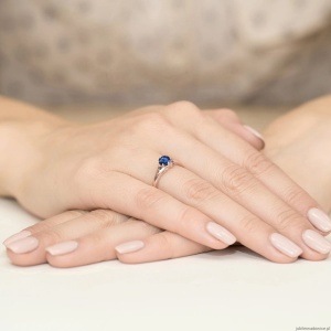 Pierścionek W0076 Szafir 0,50ct różowe złoto z czarnymi diamentami