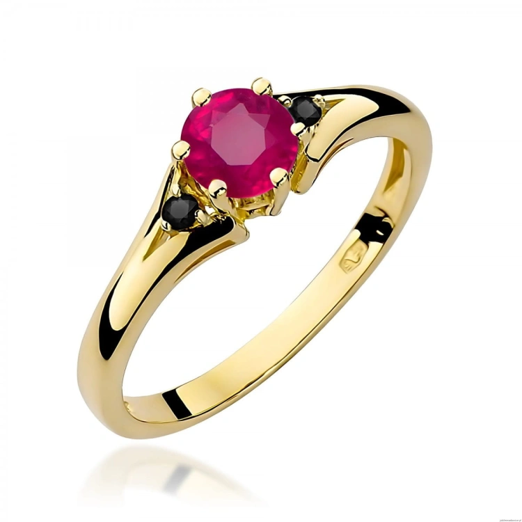 Pierścionek W0076 Rubin 0,60ct żółte złoto z czarnymi diamentami