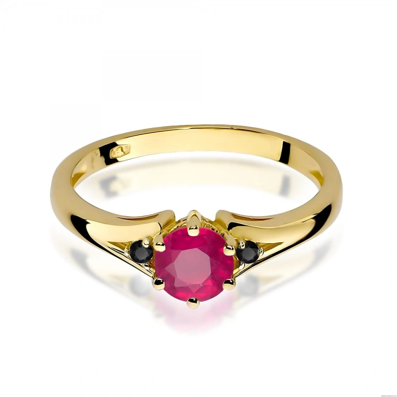Pierścionek W0076 Rubin 0,60ct żółte złoto z czarnymi diamentami