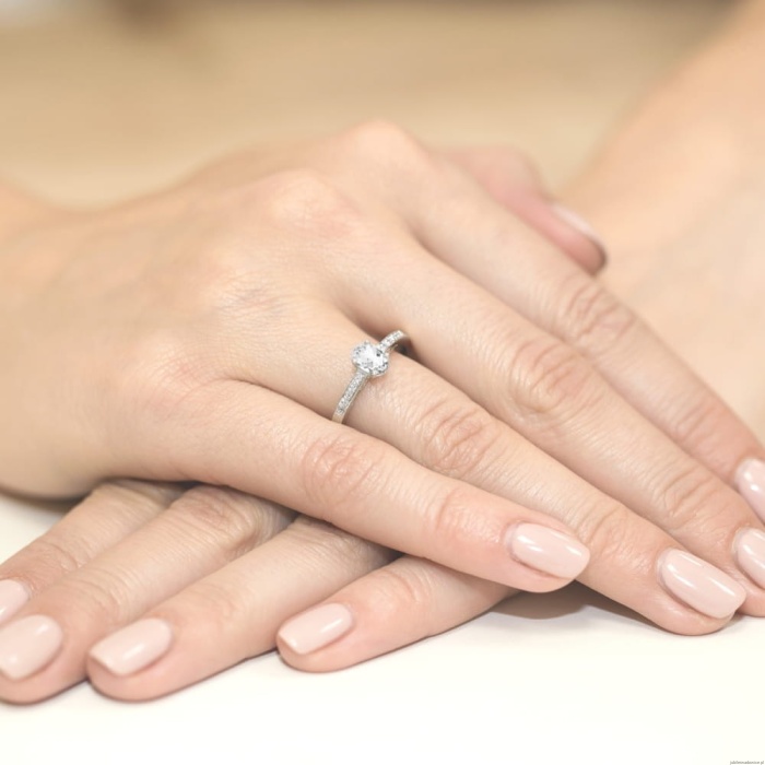 Pierścionek W067 Biały Szafir 0,50ct białe złoto