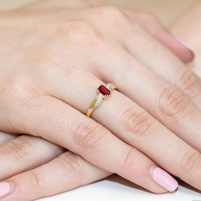 Pierścionek W094 Rubin 0,80ct żółte złoto
