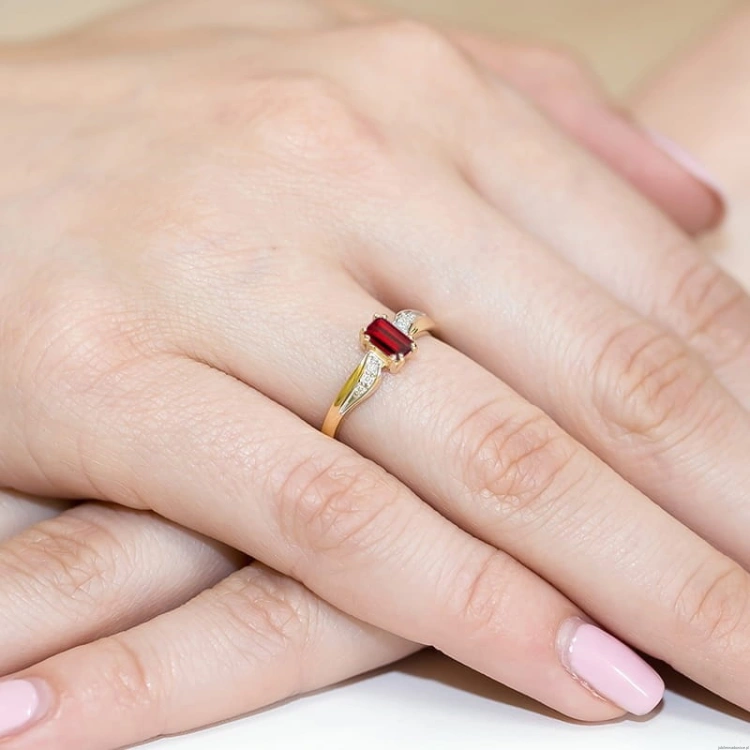 Pierścionek W094 Rubin 0,80ct żółte złoto