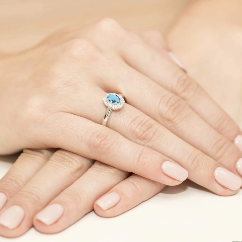 Pierścionek W304 Topaz 0,50ct białe złoto