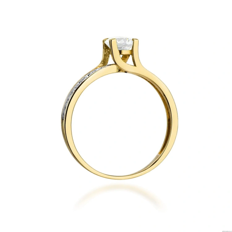 Pierścionek W106 Biały Szafir 0,50ct żółte złoto