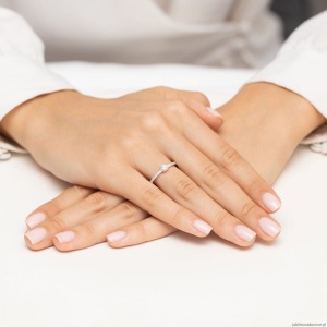 Pierścionek W0671 z diamentami różowe złoto