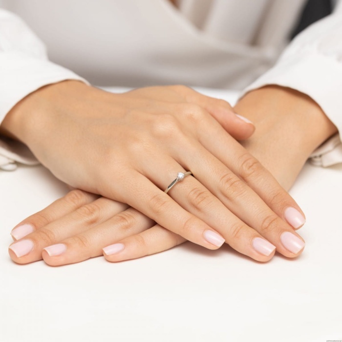 Pierścionek W0672 Diament 0,10ct białe złoto