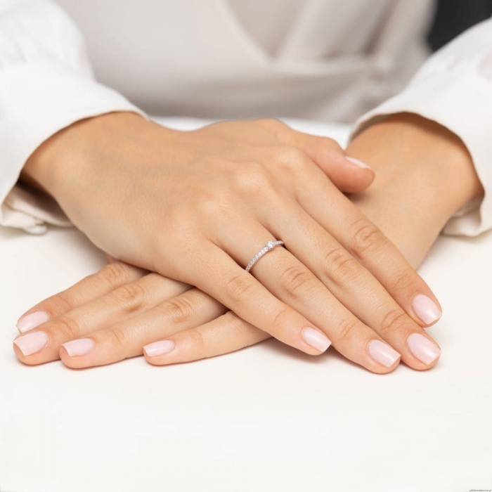 Pierścionek W0676 z diamentami różowe złoto