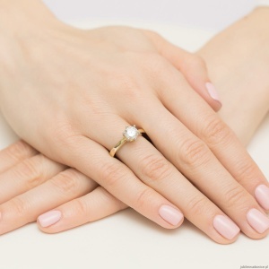 Pierścionek W482 Diament Labolatoryjny 1,00ct żółte złoto