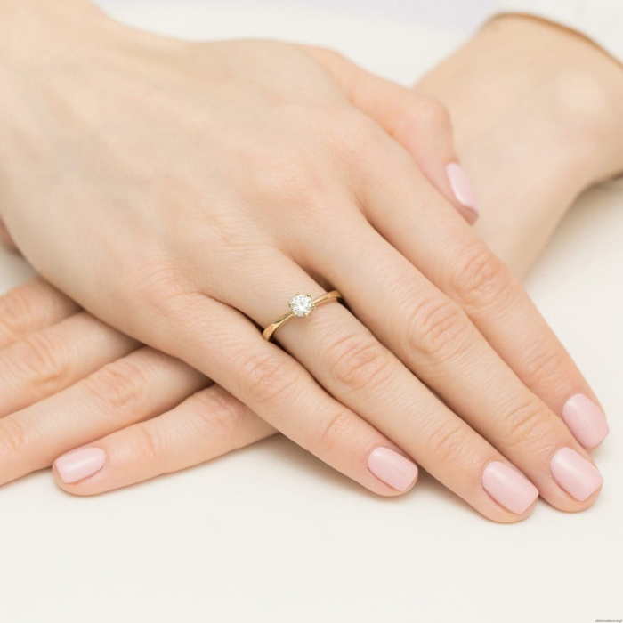 Pierścionek W0563 biały szafir 0,50ct żółte złoto