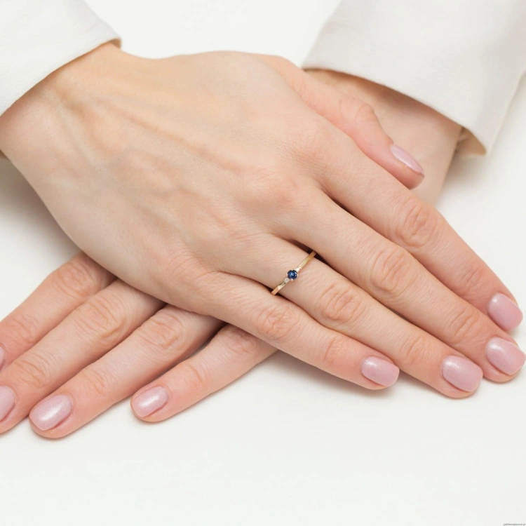 Pierścionek W0464 Szafir 0,15ct żółte złoto