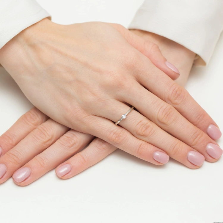 Pierścionek W0464 Diament 0,01ct białe złoto OUTLET - Rozmiar 16