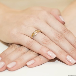 Pierścionek W0114 z diamentami Żółte złoto 375