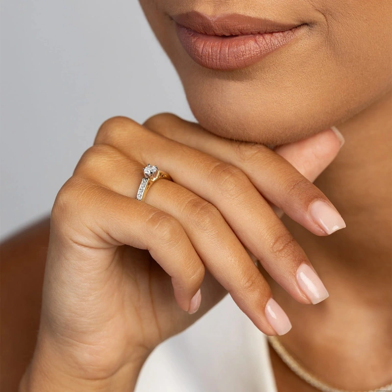 Pierścionek W0198 Diament 0,30ct Żółte złoto 375