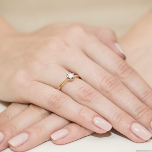 Pierścionek W0220B Diament 0,30ct Żółte złoto 375