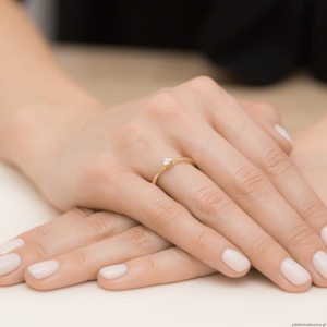 Pierścionek W0463 Diament 0,02ct Żółte złoto 375