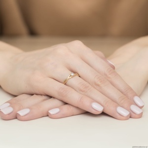 Pierścionek W0470 Diament 0,03ct Żółte złoto 375