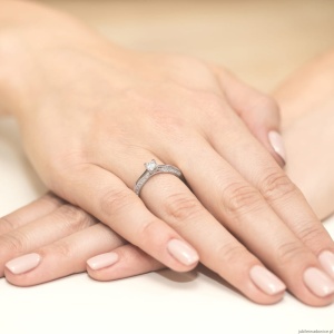 Pierścionek W0009 Diament 0,30ct Białe złoto 375