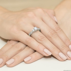 Pierścionek W0023 Diament 0,70ct Białe złoto 375