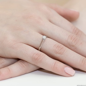 Pierścionek W0042 Diament 0,13ct Białe złoto 375