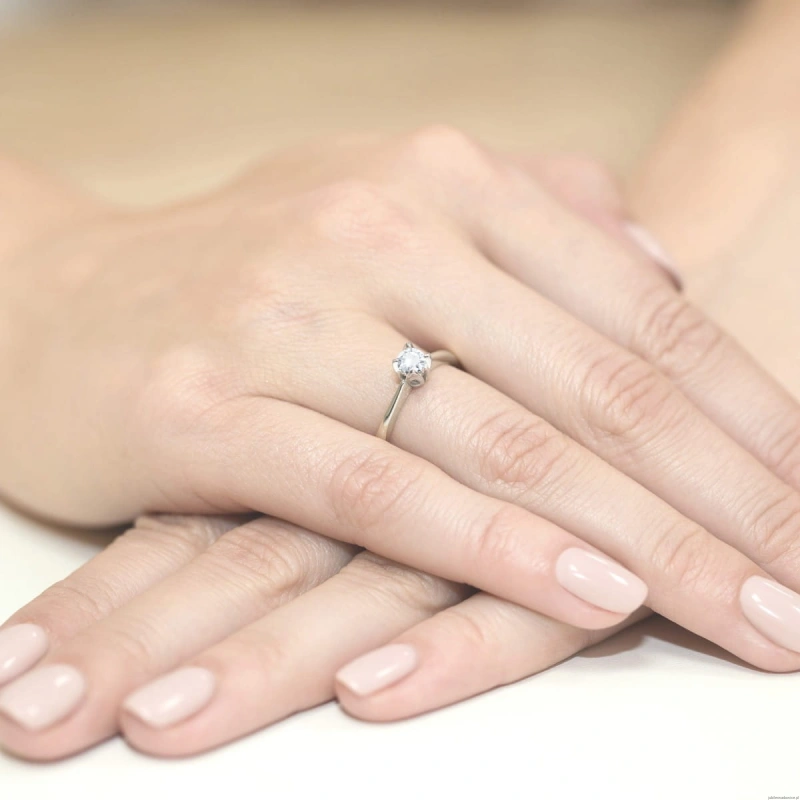 Pierścionek W0047 Diament 0,30ct Białe złoto 375