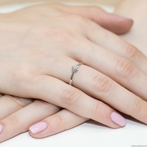 Pierścionek W0053 Diament 0,10ct Białe złoto 375
